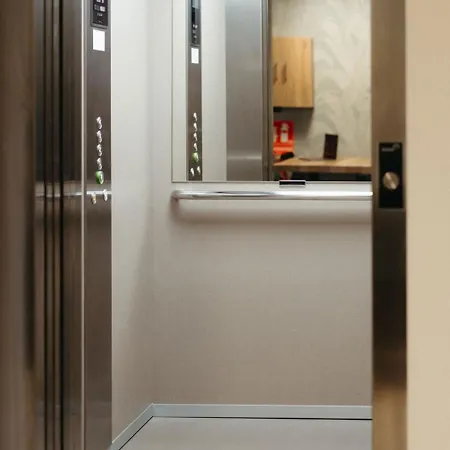 Hotel apartamentowy Emily 3*