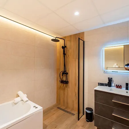 Hotel apartamentowy Emily 3*